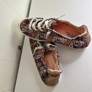 NWOT bob shoes cat print